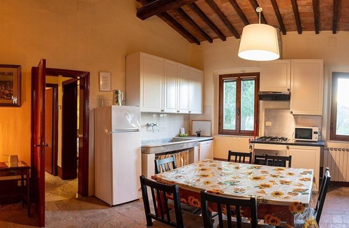 Castelfiorentino House | Casa Cassiodoro A: A characteristic age-old farm house surrounded by vineyards and olive groves, with Free WI-FI.