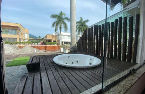 Japuiba House | Casa com deck navegável e jacuzzi em Angra dos Reis RJ - Praia da Ribeira