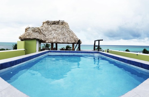 San Pedro Condo | Casa del Rai, Perfect location with Rooftop Pool!