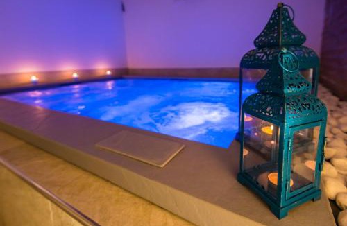 Castelfranco Emilia Villa | Casa delle Noci country house, pool & SPA
