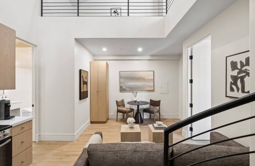Oak Park Apartment | Casa Iglesia King Loft 301