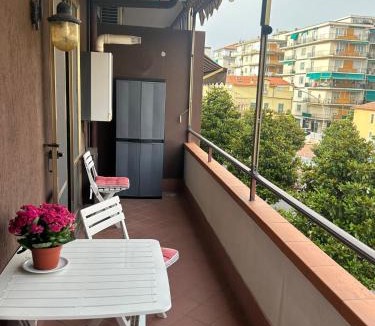 Albenga Apartment | Casa Irene, in centro zona tranquilla e vicino alle spiagge