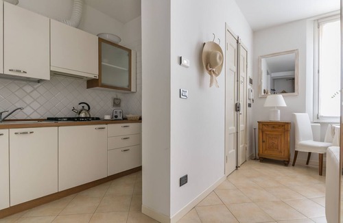 Historic Center Apartment | Casa Letizia ONE elegant romantic downtown apartment at the Two Towers