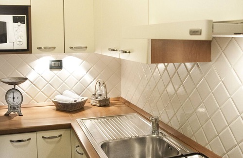 Historic Center Apartment | Casa Letizia ONE elegant romantic downtown apartment at the Two Towers