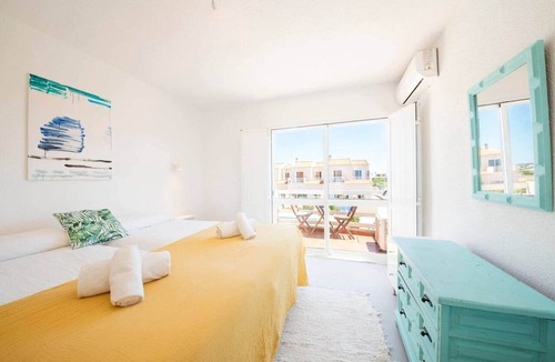 Sagres House | Casa Lobitos- renovated townhouse with pool