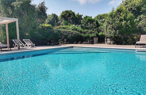 Iano House | Casa Raissa D: A characteristic and welcoming apartment that is part of a villa immersed in a splendid landscape, in a lovely little hamlet, with Free WI-FI.