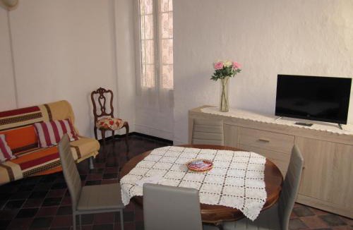 Borgomaro Apartment | CASA ROSSA