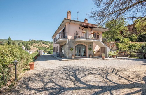 Gaiole in Chianti House | 'Casa Vacanze Chianti Summer' with Pool, Garden & Wi-Fi