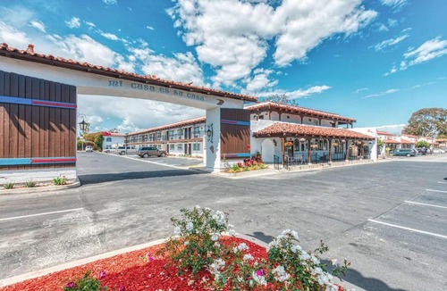 Port Hueneme Hotel | Casa Via Mar Inn, an Ascend Collection Hotel