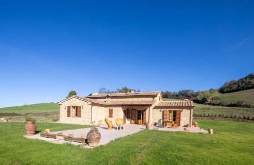 Volterra Villa | Casale Pavone by VacaVilla