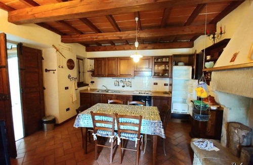 Quota House | CasaMerli Apartment on 2 levels in medieval hamlet Le case di Quota