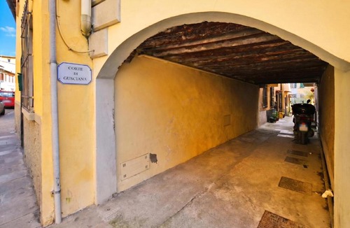 Peretola Apartment | Casina Valentina - Happy Rentals