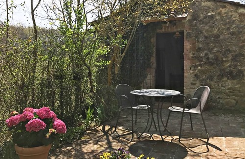 Castelnuovo Berardenga Cottage | Castello di Montalto - La Voliera