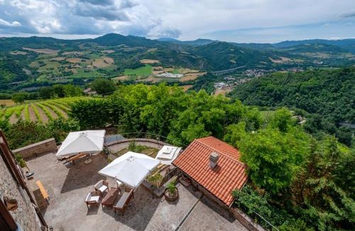 Mercato Saraceno House | Castello Montesasso