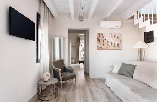 Historic Center Apartment | Cavalleria Rusticana: A historic building that comes to life in the magic of the theatre
