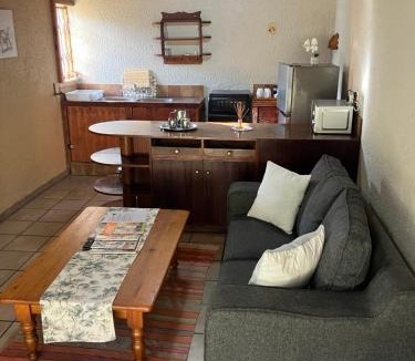 Madeteleli Apartment | Cave View Cottages - Self catering