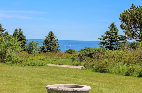 Cavendish House | Cavendish Beach Cottage - close to beaches, attractions and restaurants