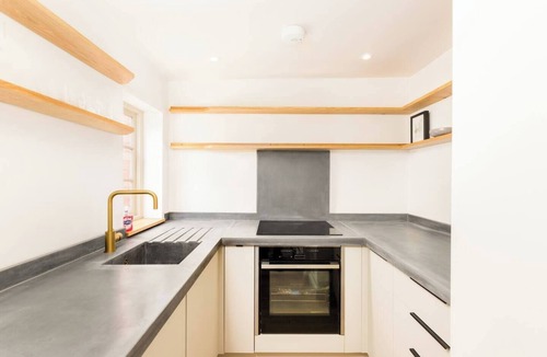 City Centre House | Central Stratford upon Avon Super Stylish 1Bed - Pass the Keys