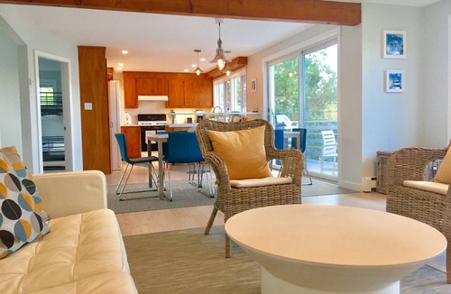 Woods Hole House | Central Woods Hole Village Waterfront: -25% Off Last Summer Week Jul 10-17!