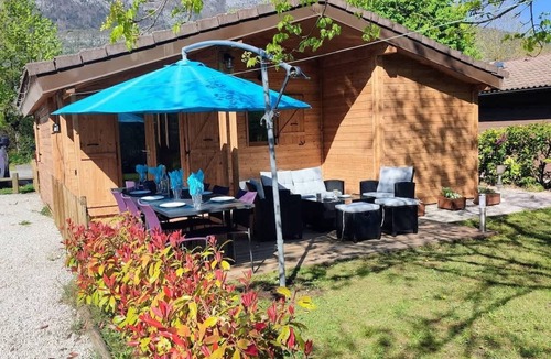 Verthier Ski Chalet | Chalet 7 Cosy Lakeside Cabin by Annecy with Garden and Beach Access