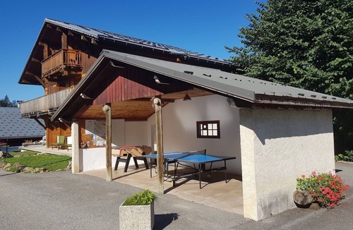 Crest-Voland Ski Chalet | Chalet 8/12 pers. Quiet, heated POOL, GAMES for children, near the village