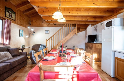 Hauteluce Ski Chalet | Chalet 'Chez Mémé' with Mountain View, Private Terrace and Private Garden