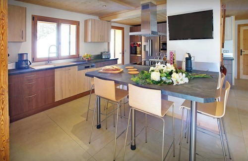 La Giettaz Ski Chalet | Chalet Crechoua - alpine home in Megève for 14, spa & slopes - OVO Network