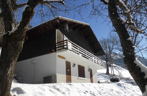 Beaufort Ski Chalet | Chalet for 6-8 people with fireplace, south-facing and garage, 5 min from center