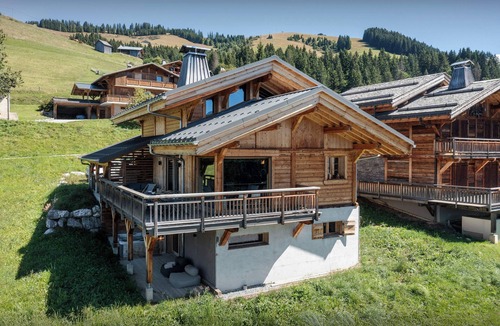 Notre-Dame-de-Bellecombe Ski Chalet | Chalet K - Relaxation stay with sauna, hot tub and terraces - OVO Network