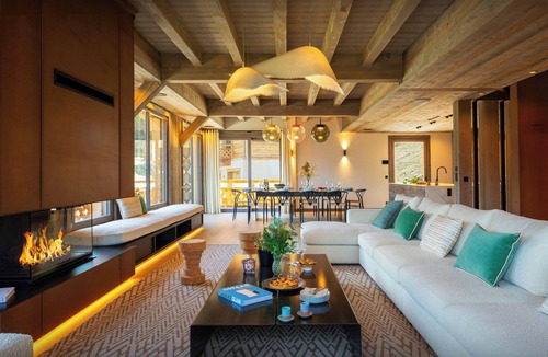 Saint-Nicolas-de-Veroce Ski Chalet | Chalet Mussol - family stay on the slopes for 14 - OVO Network