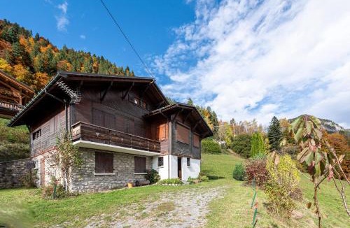 Saint-Nicolas-la-Chapelle Ski Chalet | Chalet L'Abri - Pour 9 avec vue montagne