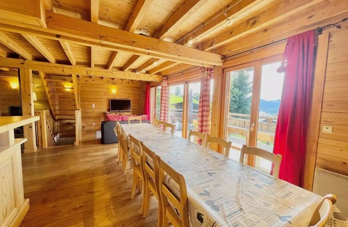 Crest-Voland Ski Chalet | Chalet Le Buset - Large chalet close to the slopes and the village centre