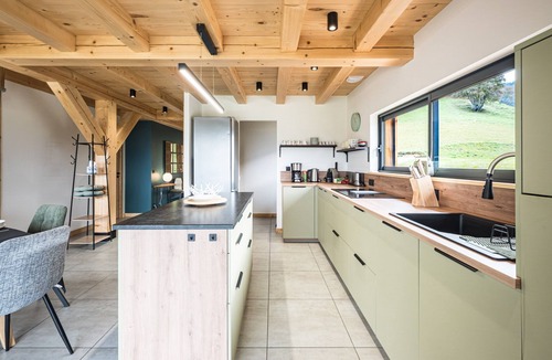 Cohennoz Ski Chalet | Chalet 'Les 2 Soeurs' with Mountain View, Private Terrace and Wi-Fi