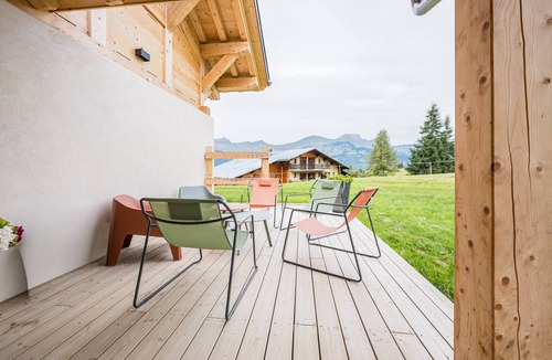 Cohennoz Ski Chalet | Chalet 'Les 2 Soeurs' with Mountain View, Private Terrace and Wi-Fi