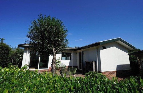 Noord-Scharwoude House | Chalet with 2 bedroom and 2 terraces