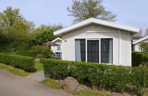 Noord-Scharwoude House | Chalet with 2 bedrooms and a terrace