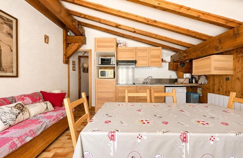 Notre-Dame-de-Bellecombe Apartment | Chaleureux appartement au pied des pistes avec parking et animaux admis - FR-1-505-65
