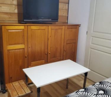 Albertville Apartment | Chambre indépendante tout confort avec douche et WC privés