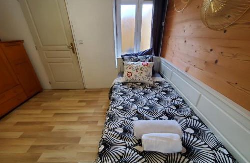 Albertville Apartment | Chambre indépendante tout confort avec douche et WC privés