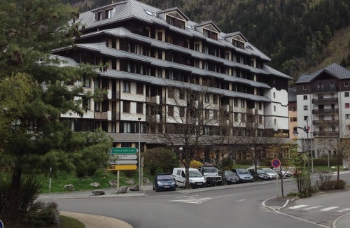 Chamonix City Centre Apartment | Chamonix, exceptional price from 2 to 9 March 2 p-4/5 underground parking, bus access