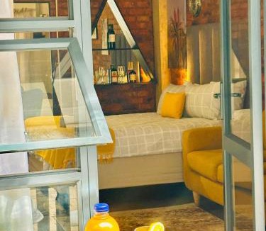 Downtown Johannesburg Apartment | Champagne apartment on Main