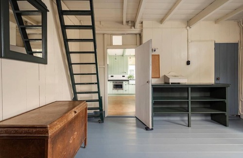 Andijk House | Characteristic farmhouse on the dike