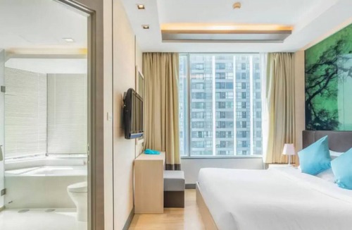 Phra Khanong Nuea Apartment | Charming Sky Bay Suite near BTS Phrakanong 简约迷人房近轻轨站 U2