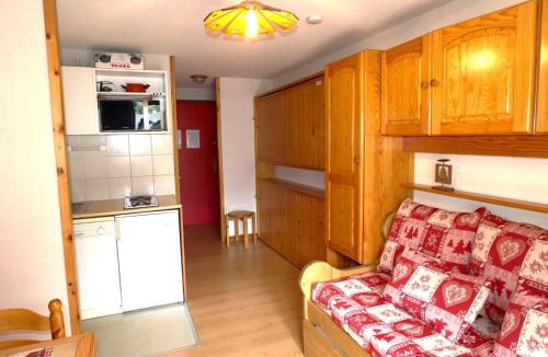 Areches Apartment | Charmant T2 cabine 4 pers, centre-village, proche pistes et commerces, balcon sud, piscine l'été - FR-1-342-145
