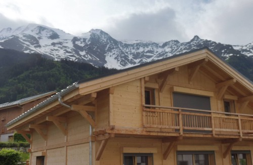 Les Contamines-Montjoie Apartment | Charming apartment in village center chalet, 3 bedrooms (5/6pers)