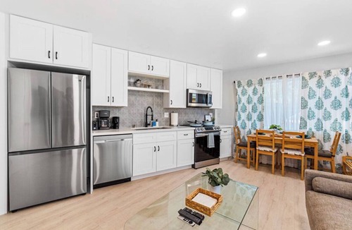 University Heights House | Charming 1-bedroom house in Hillcrest San Diego with AC, WiFi