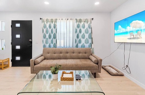 University Heights House | Charming 1-bedroom house in Hillcrest San Diego with AC, WiFi