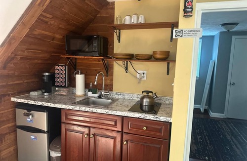 Seat Pleasant Bed & Breakfast | Charming 2-bedroom in serene Capitol Heights near Washington DC