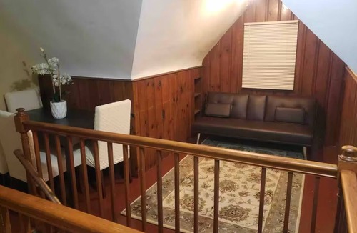 Seat Pleasant Bed & Breakfast | Charming 2-bedroom in serene Capitol Heights near Washington DC