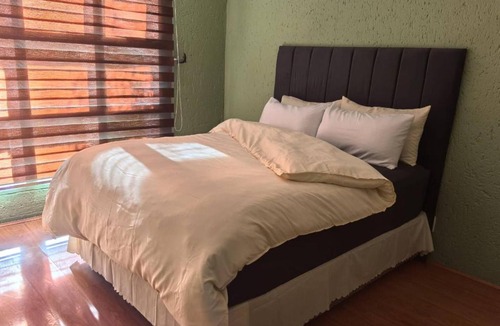 Greater Johannesburg Metropolitan Area Apartment | Charming 2-Bedroom Apartment in Johannesburg South